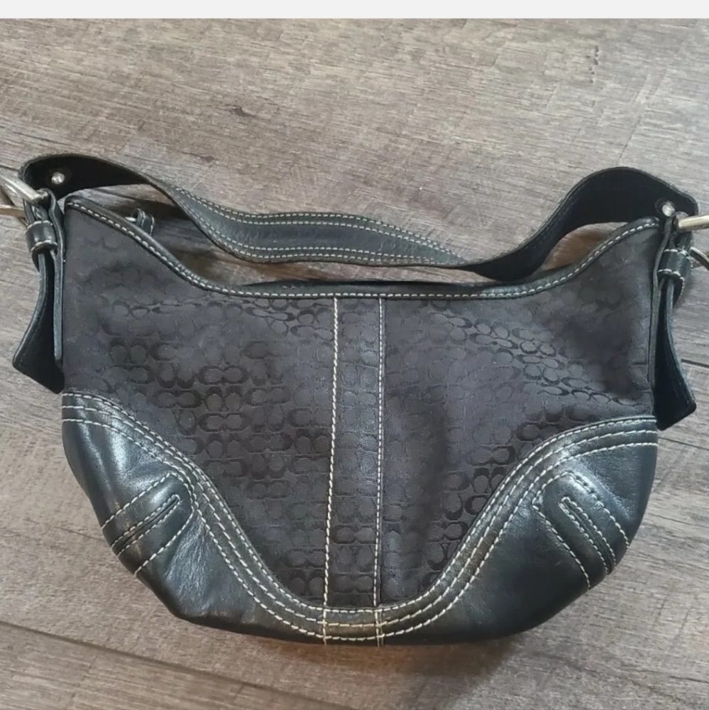 Coach Women's Black Leather Strappy Small Hand/Shoulder Bag no.D052-2154